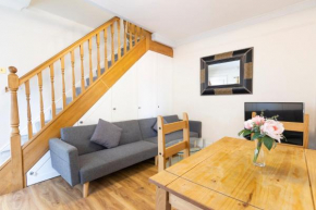 Stylish 4-Bed Home - Perfect for Families & Groups